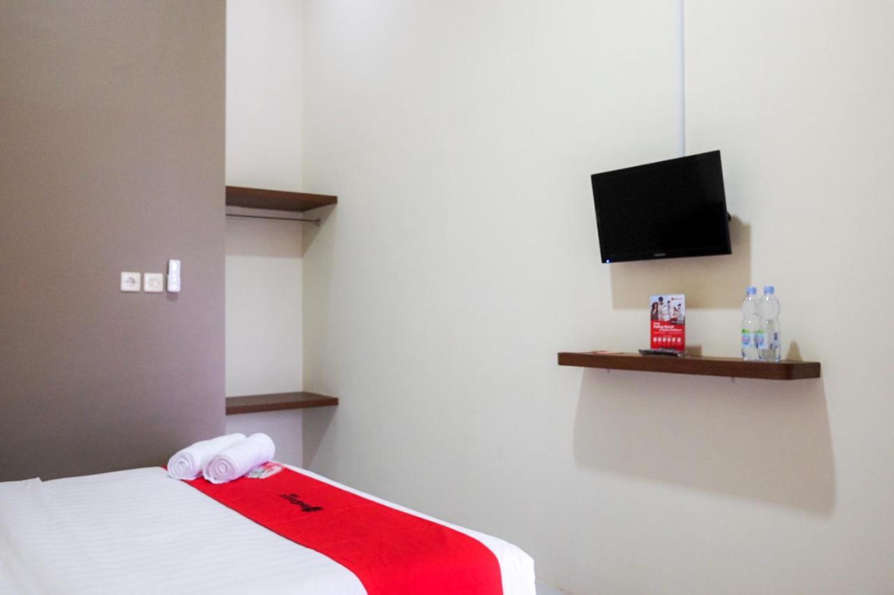 ホテル Reddoorz Syariah Near Exit Tol Pemalang Comal 2 エクステリア 写真